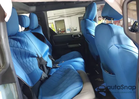 2022 Ford Bronco Black Diamond z USA, uszkodzony, nr VIN 1FMEE5DP3NLB38824